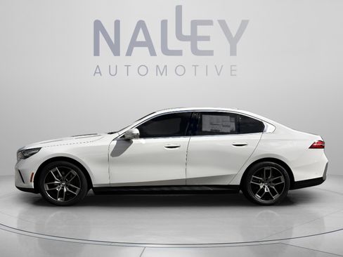 New 2026 BMW i5 eDrive40 RWD image 3