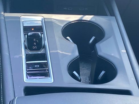 Certified 2024 Volkswagen Atlas Cross Sport SE AWD/4WD image 8