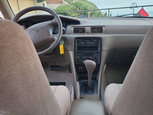 Used 1998 Toyota Camry XLE FWD image 15