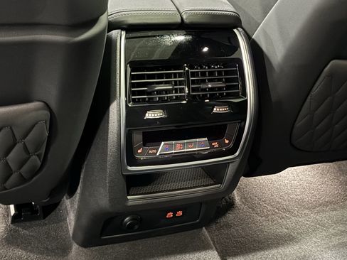 New 2026 BMW ALPINA XB7 AWD/4WD image 30