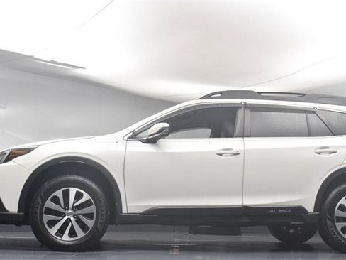 Used 2020 Subaru Outback Premium image 31