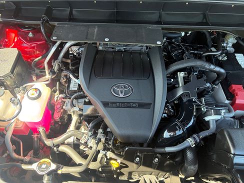 Used 2023 Toyota Highlander Limited AWD/4WD image 31