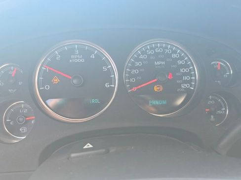 Used 2011 Chevrolet Avalanche LS w/ Convenience Package image 5