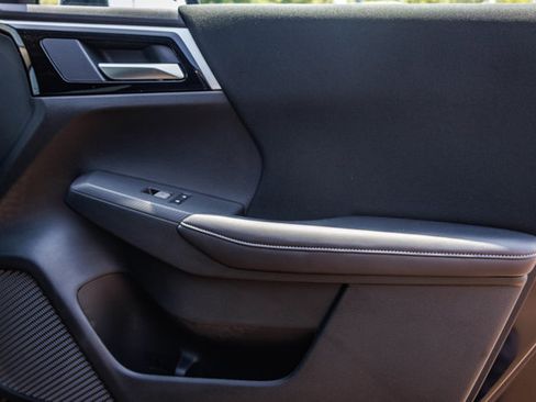 New 2025 Mitsubishi Outlander ES image 16