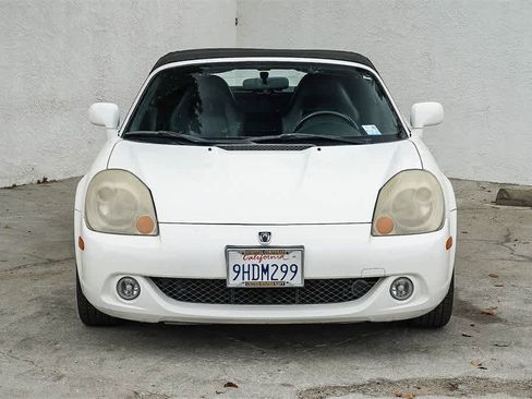 Used 2003 Toyota MR2 image 2