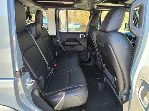 New 2026 Jeep Wrangler Unlimited Rubicon w/ Technology Group image 28