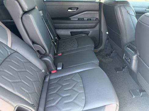 New 2026 Nissan Pathfinder Platinum w/ Cargo Package AWD/4WD image 13