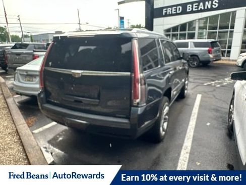 Used 2019 Cadillac Escalade Premium Luxury AWD/4WD image 7