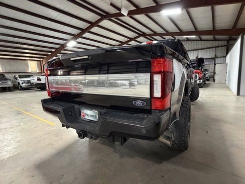 Used 2022 Ford F250 Platinum image 6