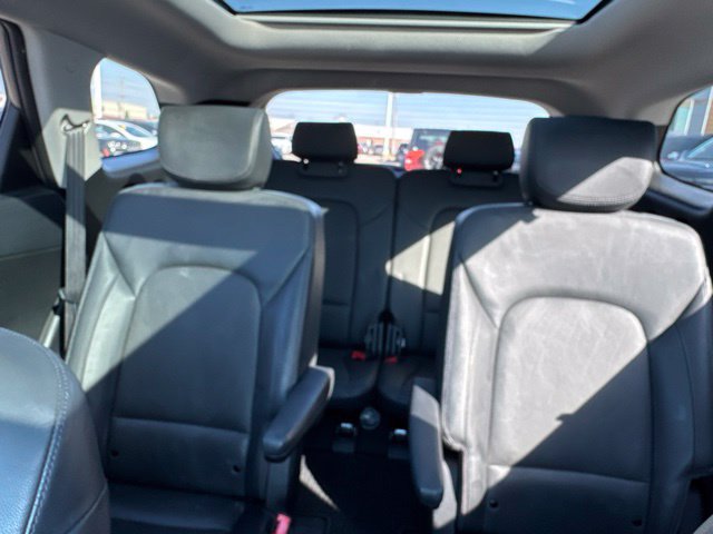 Used 2015 Hyundai Santa Fe Limited w/ Option Group 04 FWD image 11
