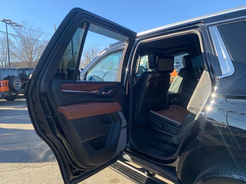 Used 2023 GMC Yukon Denali Ultimate image 31