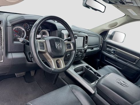 Used 2018 RAM 2500 Laramie w/ Sport Appearance Group AWD/4WD image 7