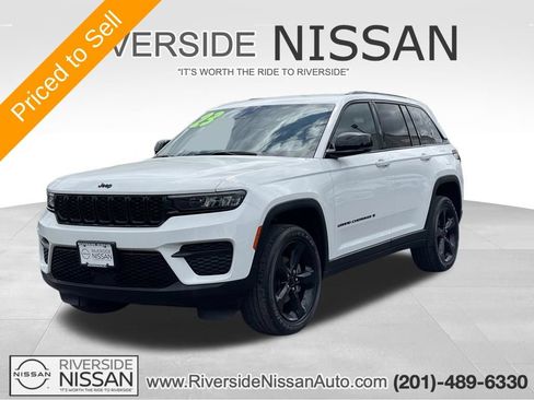 Used 2023 Jeep Grand Cherokee Altitude AWD/4WD image 1
