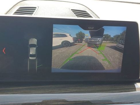 Used 2018 BMW 530e w/ Premium Package 2 RWD image 19
