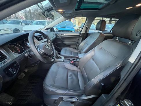 Used 2015 Volkswagen Golf SE image 9