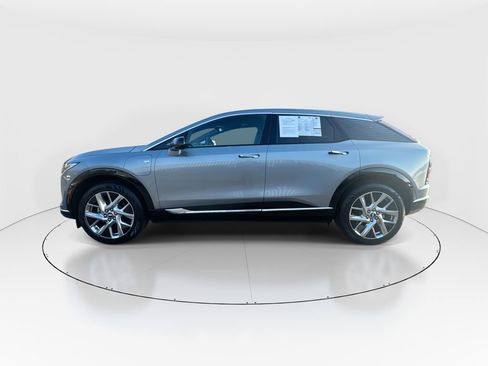 Used 2025 Cadillac Optiq Luxury 1 image 5