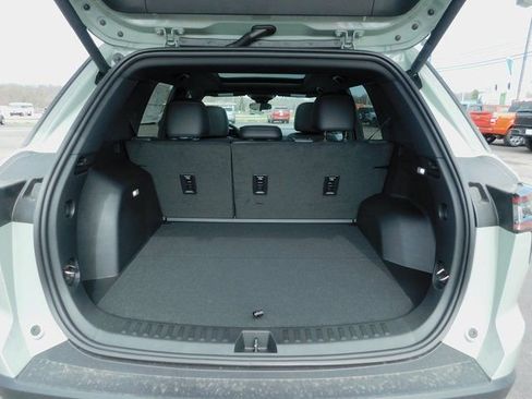 Used 2025 Chevrolet Equinox LT w/ Convenience Package II image 12