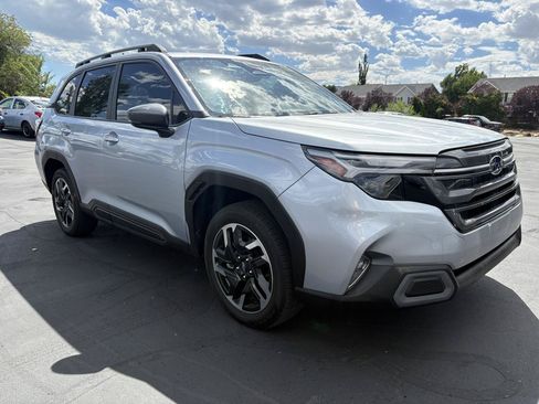 Used 2025 Subaru Forester Limited AWD/4WD image 1