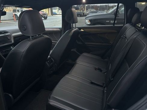 Used 2022 Volkswagen Tiguan SE R-Line image 7