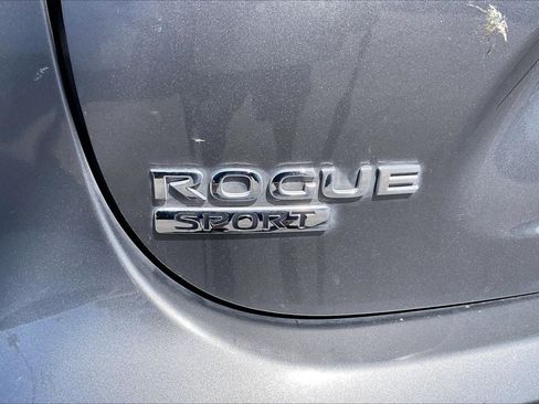 Used 2019 Nissan Rogue Sport S FWD image 8