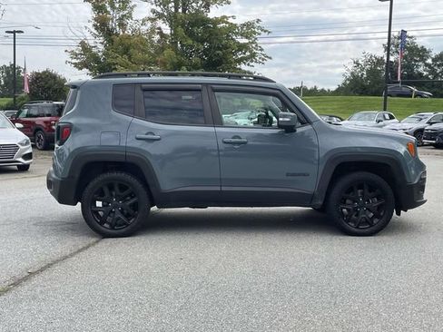 Used 2018 Jeep Renegade Altitude w/ UConnect 8.4 Nav Group AWD/4WD image 6