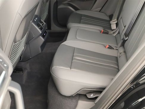 New 2025 Audi Q5 Premium image 28