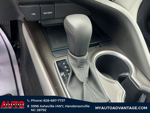 Used 2021 Toyota Camry LE image 12