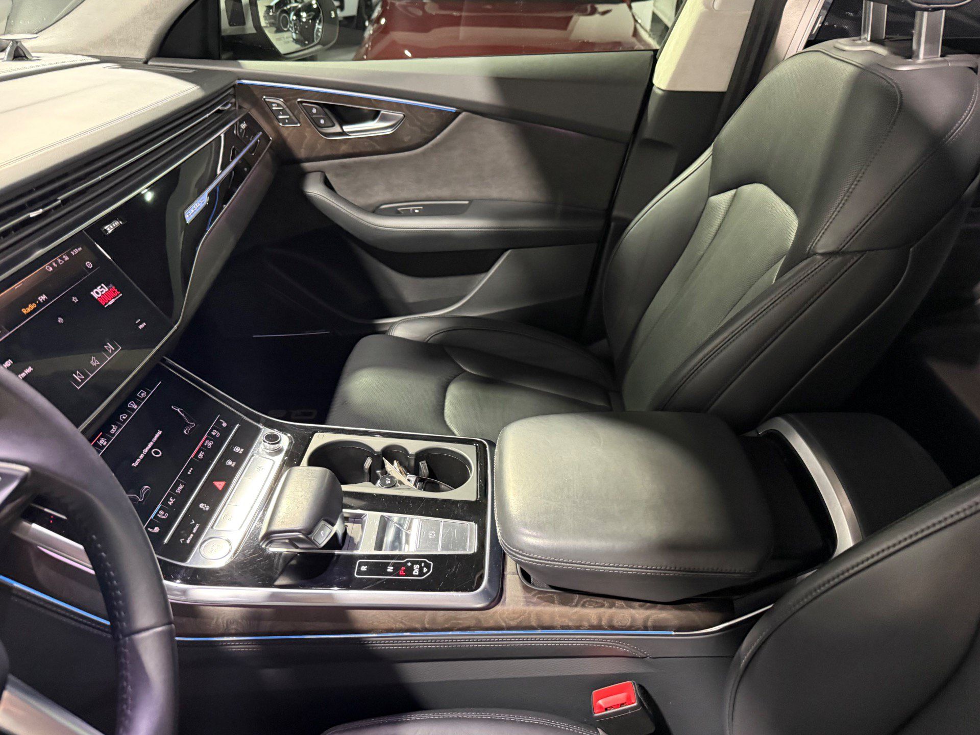 Used 2019 Audi Q8 Prestige w/ Luxury Package AWD/4WD image 28
