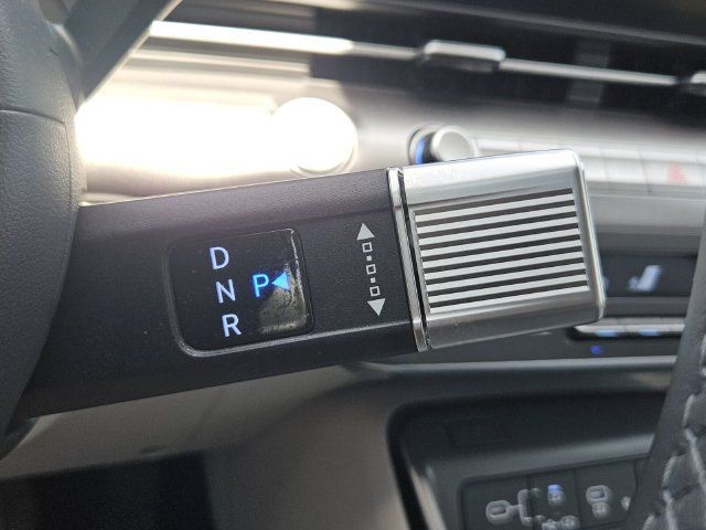 Used 2026 Hyundai Kona SEL Premium FWD image 28