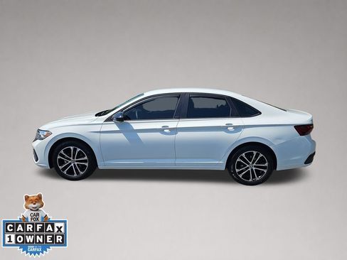 Used 2023 Volkswagen Jetta Sport FWD image 6