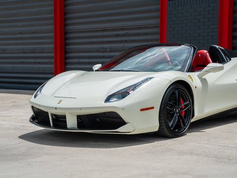 Used 2018 Ferrari 488 Spider RWD image 16