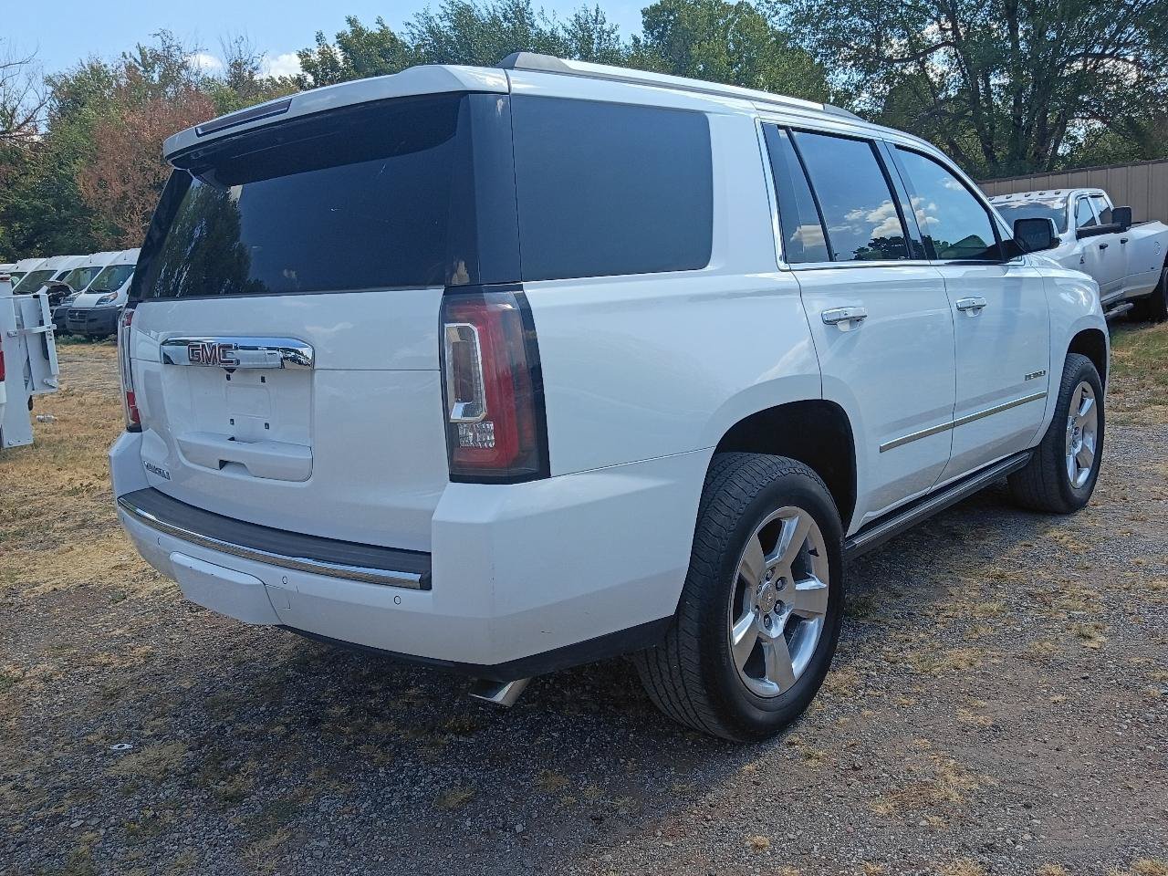 Used 2017 GMC Yukon Denali AWD/4WD image 5