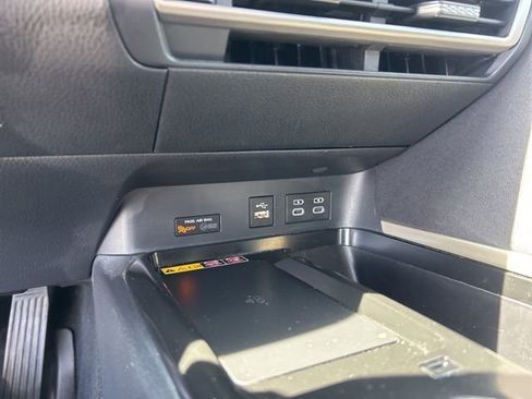 Used 2025 Toyota Camry LE image 23