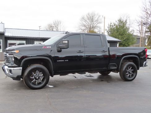 Used 2024 Chevrolet Silverado 3500 LT w/ Safety Package image 2