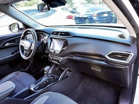 Used 2022 Chevrolet TrailBlazer LT w/ Convenience Package image 10