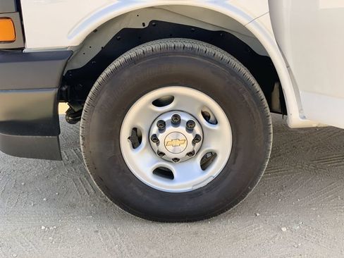 New 2026 Chevrolet Express 2500 w/ Driver Convenience Package RWD image 31