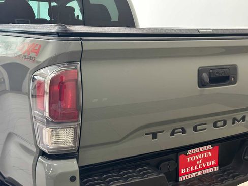 Certified 2023 Toyota Tacoma TRD Off-Road w/ Technology Package AWD/4WD image 7