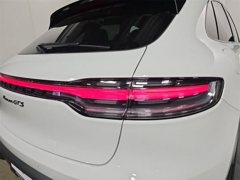 Used 2025 Porsche Macan GTS image 30
