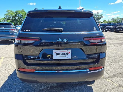 Used 2023 Jeep Grand Cherokee L Limited AWD/4WD image 23