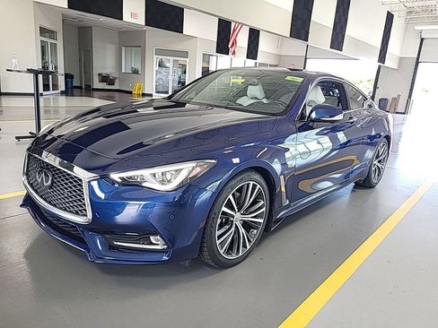 Used 2019 INFINITI Q60 3.0t Luxe w/ Essential Package RWD image 2