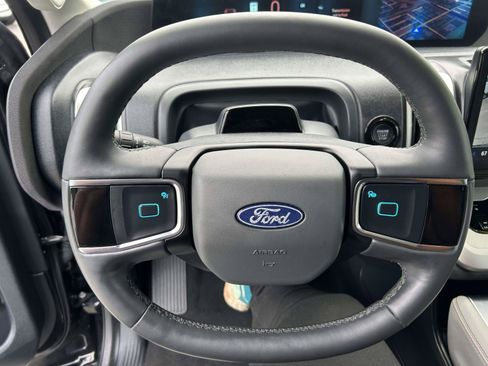 Used 2025 Ford Expedition Active RWD image 31