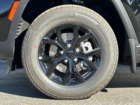 New 2025 Jeep Grand Cherokee Altitude RWD image 24