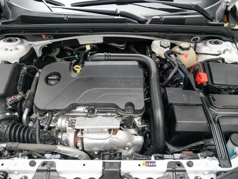 Used 2024 Chevrolet Malibu LT image 11