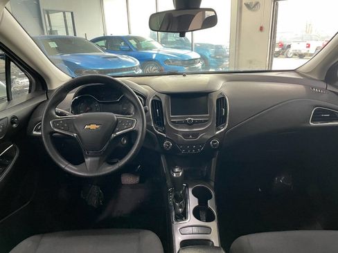 Used 2018 Chevrolet Cruze LT image 20