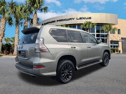 Certified 2023 Lexus GX 460 Premium w/ Premium Package AWD/4WD image 4
