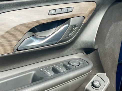 Used 2024 GMC Terrain Denali w/ Denali Premium Package image 18