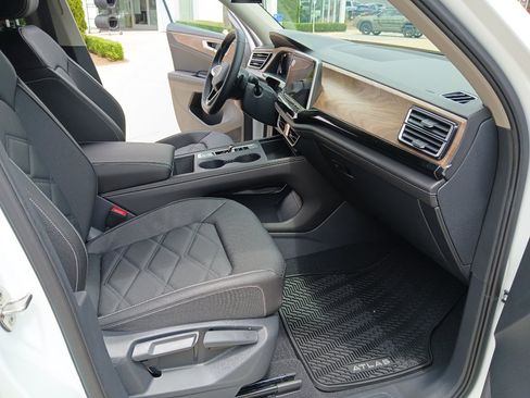 New 2026 Volkswagen Atlas SE FWD image 23