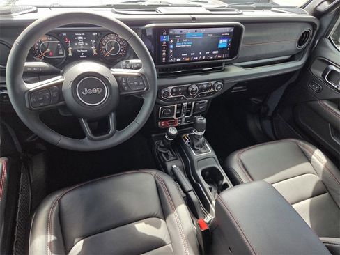 Used 2025 Jeep Wrangler Unlimited Rubicon w/ Safety Group image 12