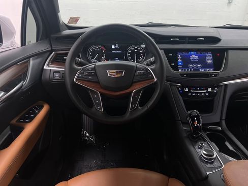 Used 2025 Cadillac XT5 Premium Luxury FWD image 15
