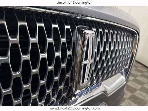 Certified 2022 Lincoln Aviator Reserve w/ Equipment Group 201A image 13